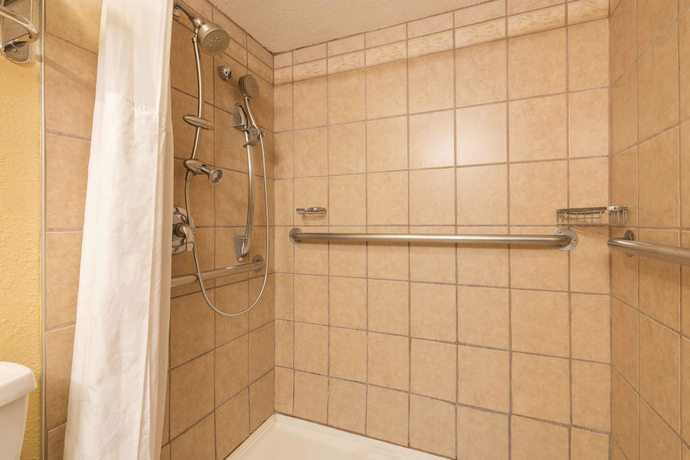 Imagen de la habitación del Hotel Ramada By Wyndham Bowling Green. Foto 12