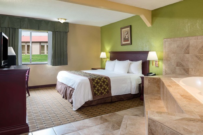 Imagen de la habitación del Hotel Ramada By Wyndham Bowling Green. Foto 13