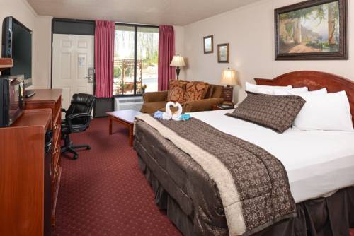Imagen de la habitación del Hotel Ramada By Wyndham Branson. Foto 3