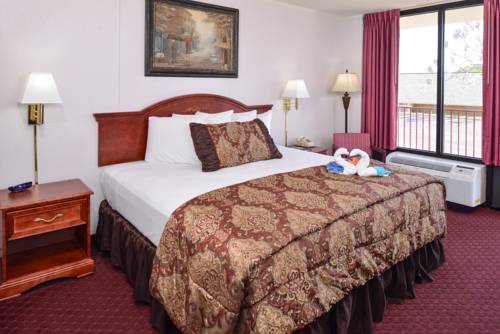 Imagen de la habitación del Hotel Ramada By Wyndham Branson. Foto 8