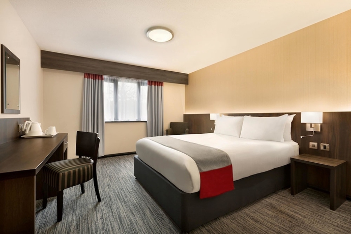 Imagen de la habitación del Hotel Ramada By Wyndham Bristol West. Foto 12