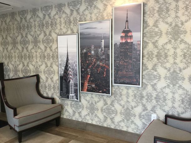 Imagen de los interiores del Hotel Ramada By Wyndham Bronx Terminal. Foto 11