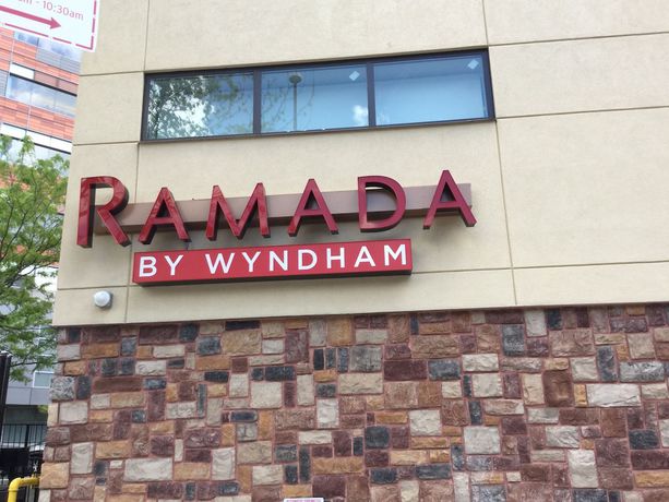 Imagen general del Hotel Ramada By Wyndham Bronx Terminal. Foto 1