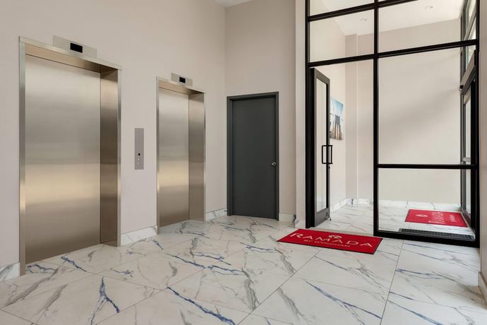 Imagen de los interiores del Hotel Ramada By Wyndham Brooklyn Empire Blvd. Foto 14