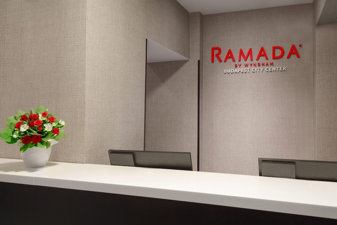 Imagen de los interiores del Hotel Ramada By Wyndham Budapest City Center. Foto 20
