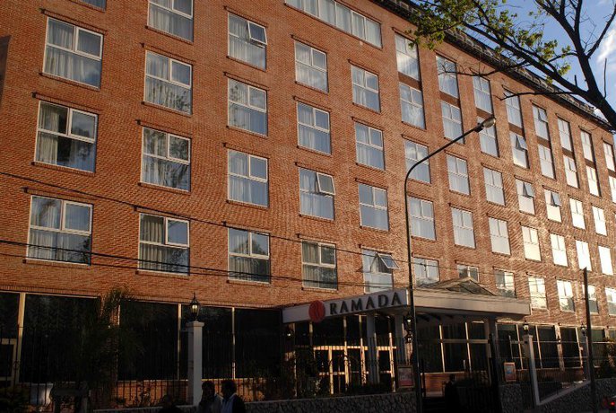 Imagen general del Hotel Ramada By Wyndham Buenos Aires Vicente Lopez. Foto 3