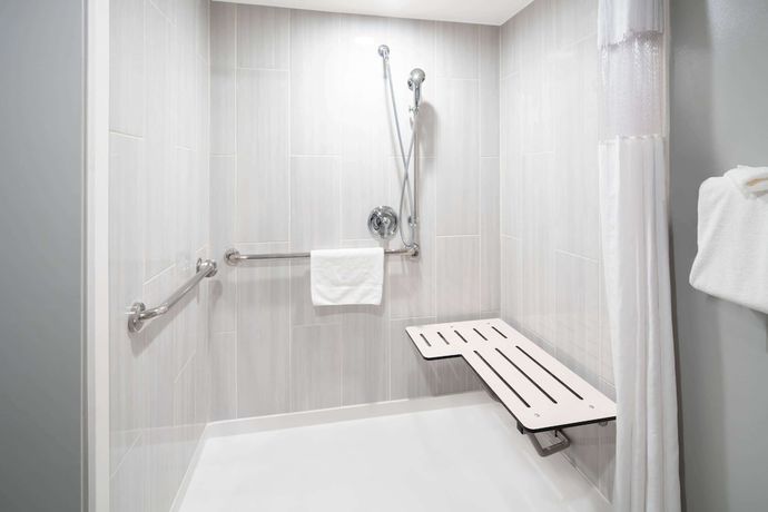 Imagen de la habitación del Hotel Ramada By Wyndham Burbank Airport. Foto 5