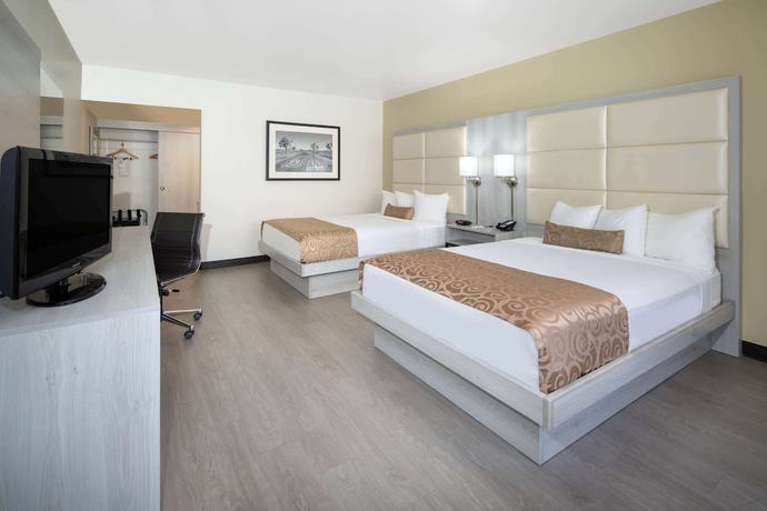 Imagen de la habitación del Hotel Ramada By Wyndham Burbank Airport. Foto 7