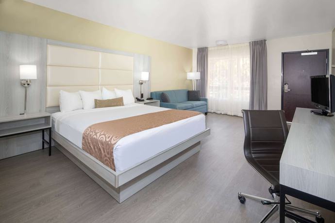 Imagen de la habitación del Hotel Ramada By Wyndham Burbank Airport. Foto 10