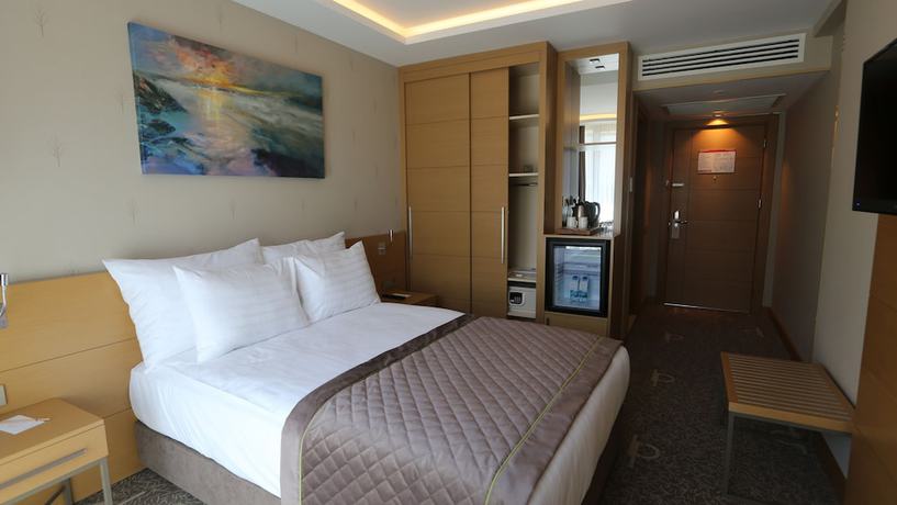 Imagen de la habitación del Hotel Ramada By Wyndham Bursa Çekirge Thermal and Spa. Foto 4