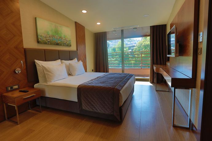 Imagen de la habitación del Hotel Ramada By Wyndham Bursa Çekirge Thermal and Spa. Foto 11