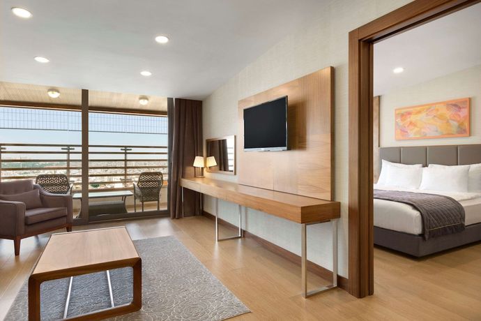 Imagen de la habitación del Hotel Ramada By Wyndham Bursa Çekirge Thermal and Spa. Foto 12