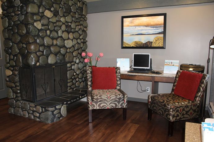 Imagen de los interiores del Hotel Ramada By Wyndham Campbell River. Foto 17