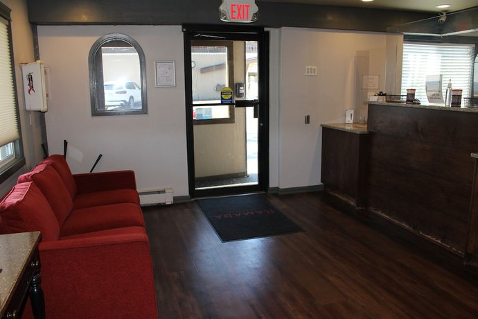 Imagen de los interiores del Hotel Ramada By Wyndham Campbell River. Foto 18