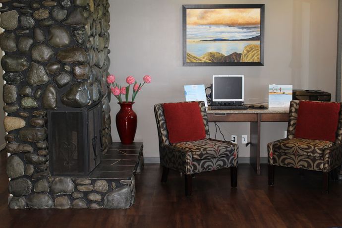 Imagen de los interiores del Hotel Ramada By Wyndham Campbell River. Foto 20