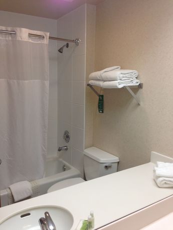 Imagen de la habitación del Hotel Ramada By Wyndham Cedar City. Foto 11