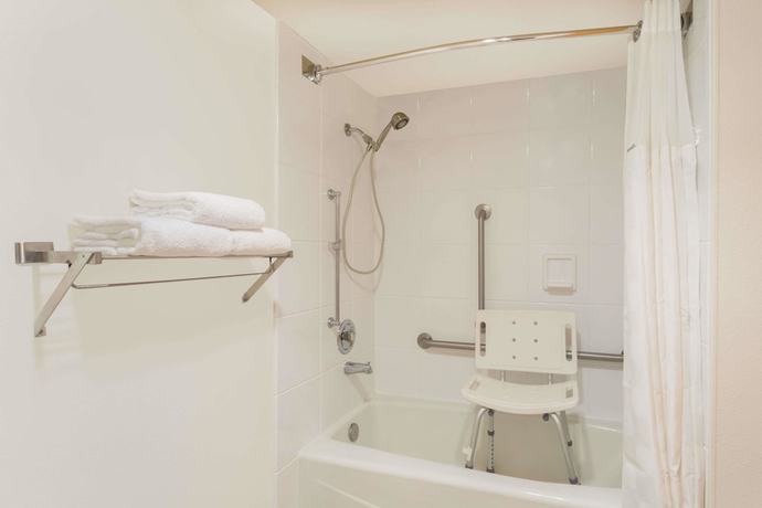 Imagen de la habitación del Hotel Ramada By Wyndham Cedar City. Foto 14