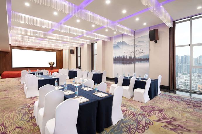 Imagen de los interiores del Hotel Ramada By Wyndham Changsha North. Foto 13