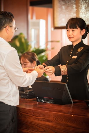 Imagen de los interiores del Hotel Ramada By Wyndham Chenzhou Dongjiang Lake. Foto 16