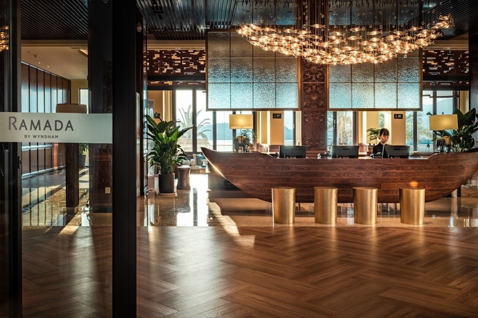 Imagen de los interiores del Hotel Ramada By Wyndham Chenzhou Dongjiang Lake. Foto 17