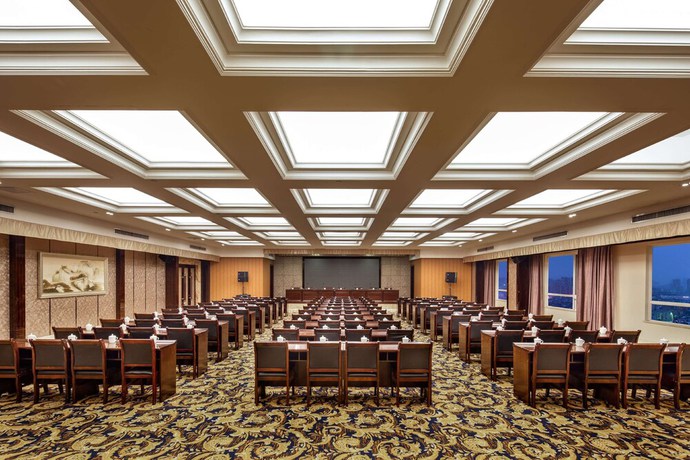 Imagen de los interiores del Hotel Ramada By Wyndham Chenzhou. Foto 13