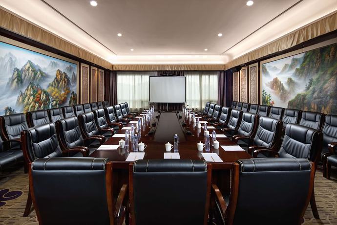 Imagen de los interiores del Hotel Ramada By Wyndham Chenzhou. Foto 16