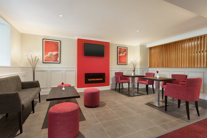 Imagen de los interiores del Hotel Ramada By Wyndham Chorley South. Foto 17
