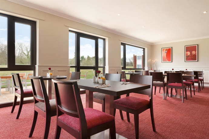 Imagen del bar/restaurante del Hotel Ramada By Wyndham Chorley South. Foto 4