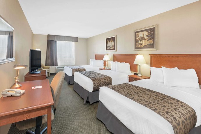 Imagen de la habitación del Hotel Ramada By Wyndham Clairmont/grande Prairie. Foto 2