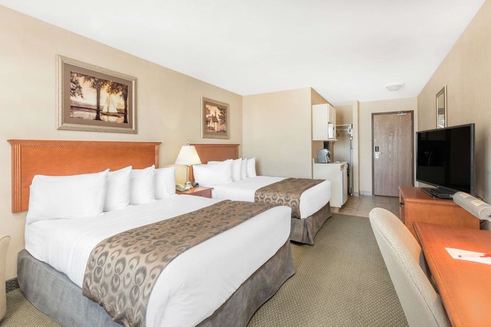 Imagen de la habitación del Hotel Ramada By Wyndham Clairmont/grande Prairie. Foto 4