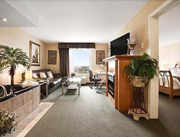 Imagen de la habitación del Hotel Ramada By Wyndham Clairmont/grande Prairie. Foto 6