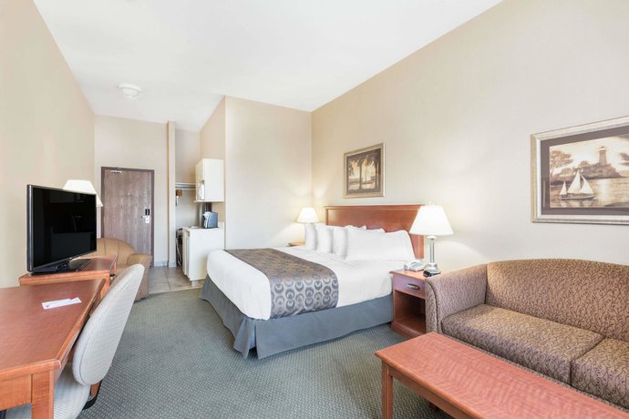 Imagen de la habitación del Hotel Ramada By Wyndham Clairmont/grande Prairie. Foto 9