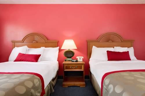 Imagen de la habitación del Hotel Ramada By Wyndham Cleveland Airport West. Foto 5
