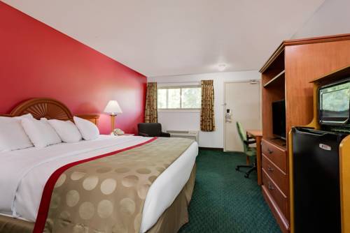 Imagen de la habitación del Hotel Ramada By Wyndham Cleveland Airport West. Foto 14