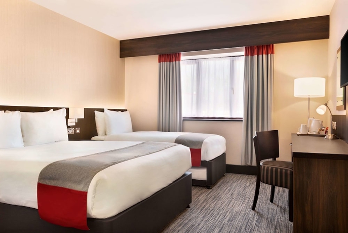 Imagen de la habitación del Hotel Ramada By Wyndham Cobham. Foto 9