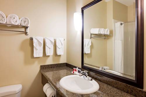 Imagen de la habitación del Hotel Ramada By Wyndham Cold Lake. Foto 9