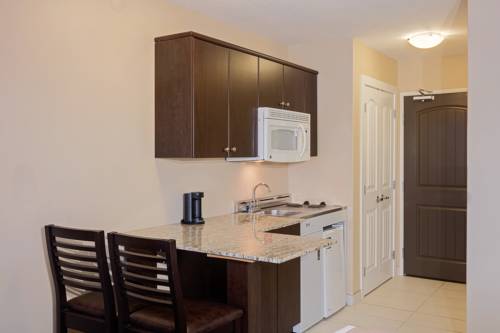 Imagen de la habitación del Hotel Ramada By Wyndham Cold Lake. Foto 12