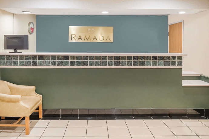 Imagen de los interiores del Hotel Ramada By Wyndham Columbia. Foto 19