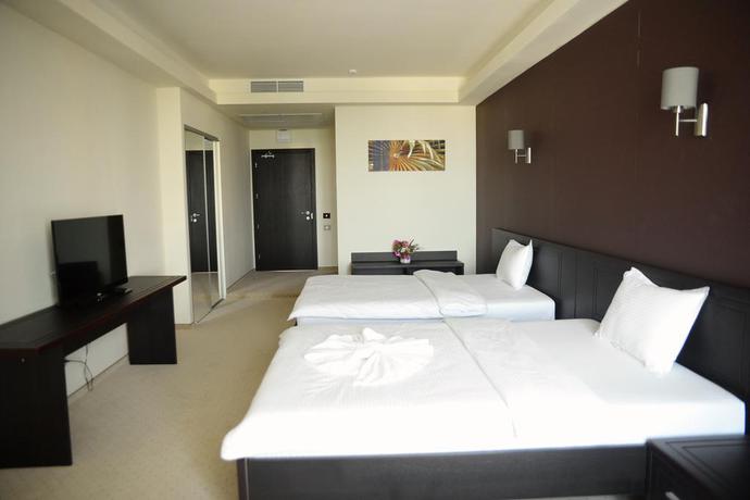 Imagen de la habitación del Hotel Ramada By Wyndham Constanta. Foto 5