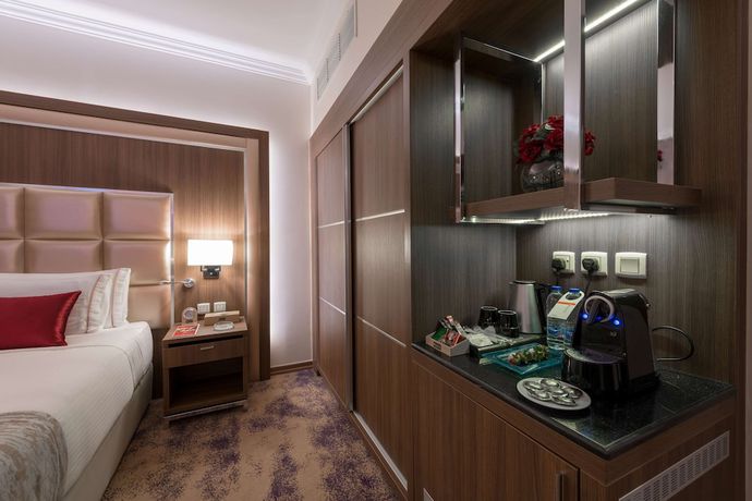 Imagen de la habitación del Hotel Ramada By Wyndham Continental Jeddah. Foto 16