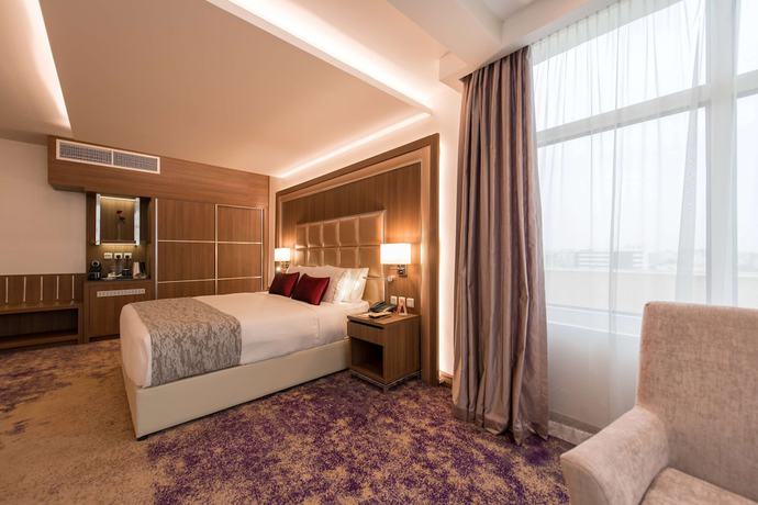 Imagen de la habitación del Hotel Ramada By Wyndham Continental Jeddah. Foto 17