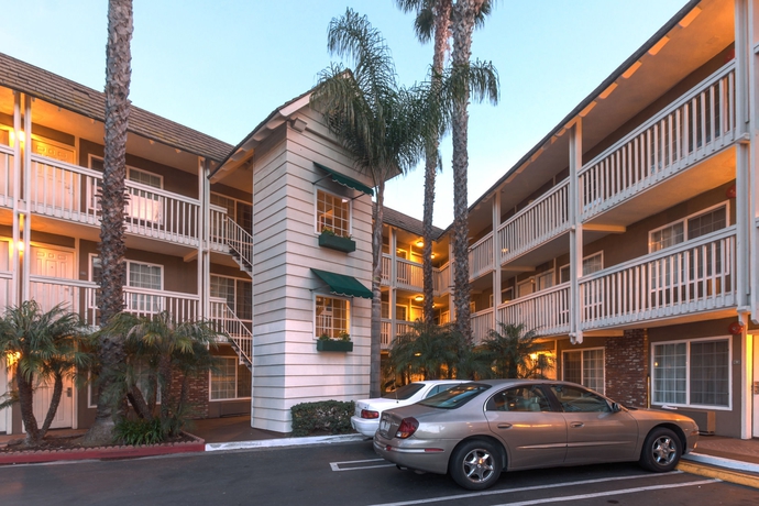 Imagen general del Hotel Ramada By Wyndham Costa Mesa/newport Beach. Foto 1