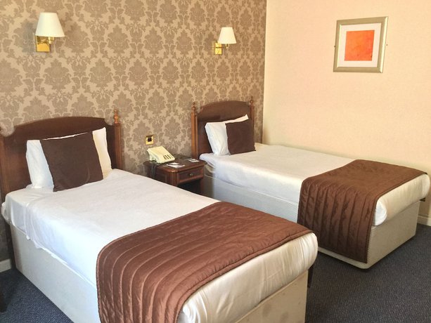 Imagen de la habitación del Hotel Ramada By Wyndham Crawley Gatwick. Foto 12