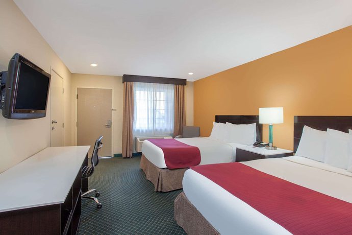 Imagen de la habitación del Hotel Ramada By Wyndham Culver City. Foto 2