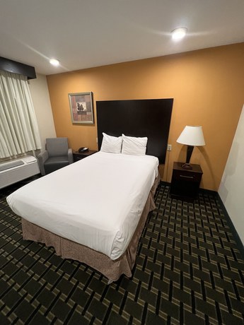 Imagen de la habitación del Hotel Ramada By Wyndham Culver City. Foto 10