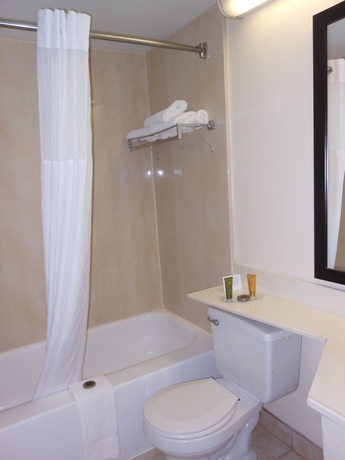 Imagen de la habitación del Hotel Ramada By Wyndham Davenport Orlando South. Foto 9