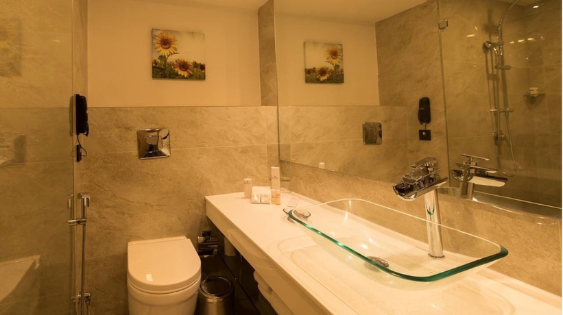 Imagen de la habitación del Hotel Ramada By Wyndham Dehradun Chakrata Road. Foto 5