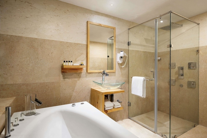 Imagen de la habitación del Hotel Ramada By Wyndham Dehradun Chakrata Road. Foto 9