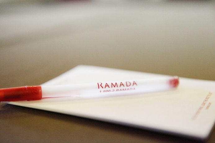 Imagen de los interiores del Hotel Ramada By Wyndham Denver International Airport. Foto 11