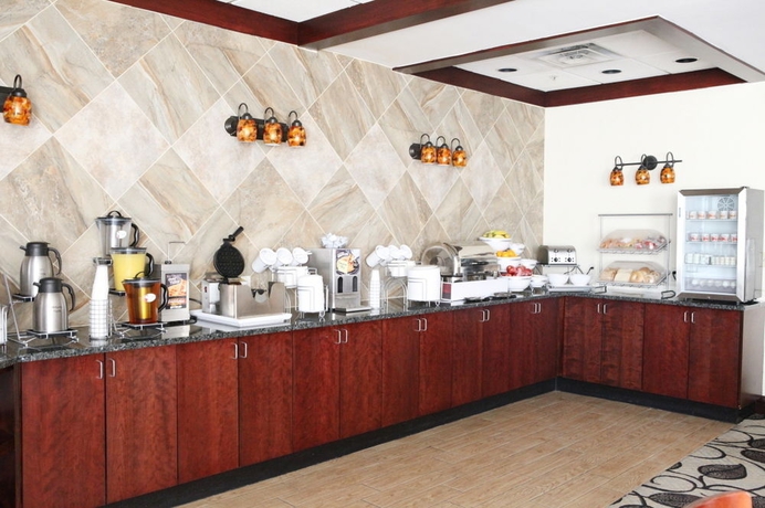 Imagen del bar/restaurante del Hotel Ramada By Wyndham Denver International Airport. Foto 4